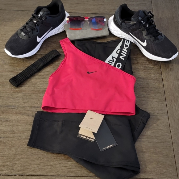 💥SOLD💥Nike Revolution 6NN Women's Black/White  Size 9.5 - Picture 4 of 15